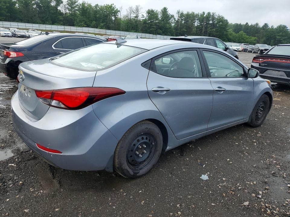 2016 HYUNDAI ELANTRA SE 3