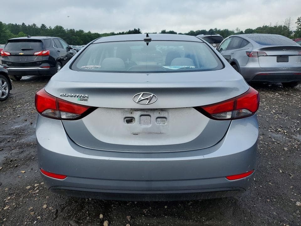 2016 HYUNDAI ELANTRA SE 6