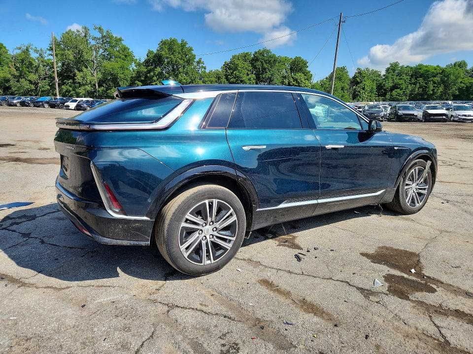 2024 CADILLAC LYRIQ LUXURY 3