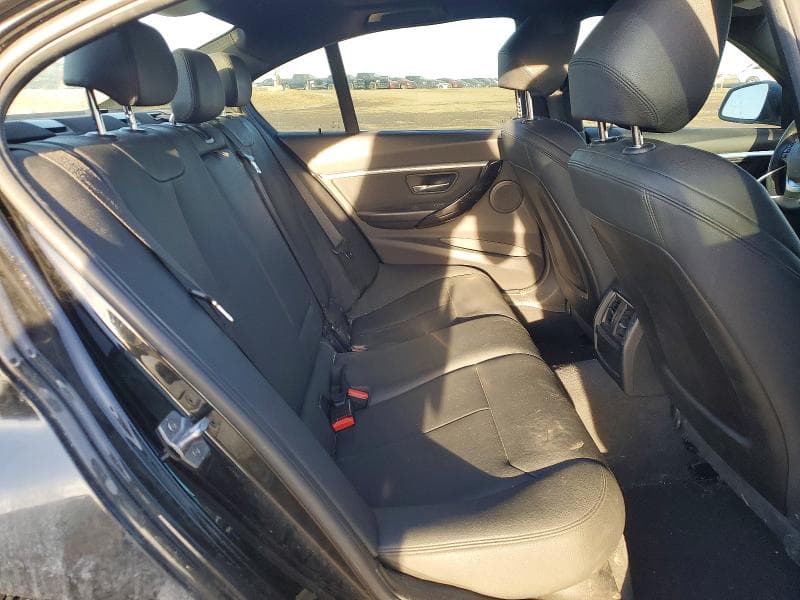 2018 BMW 330 XI 10