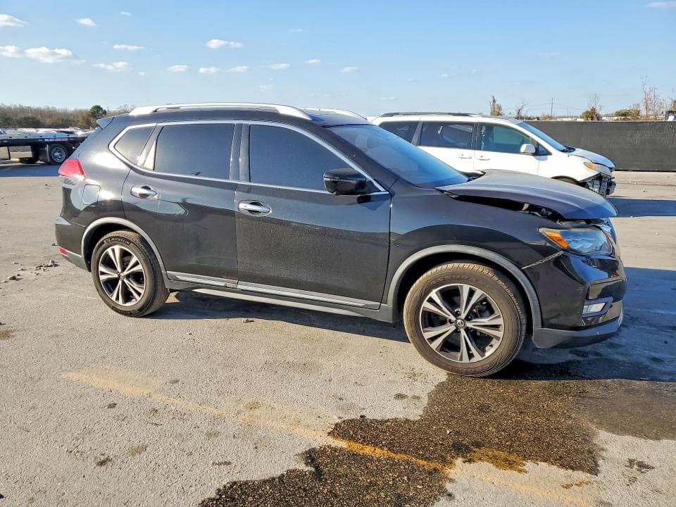 2017 NISSAN ROGUE SL 4