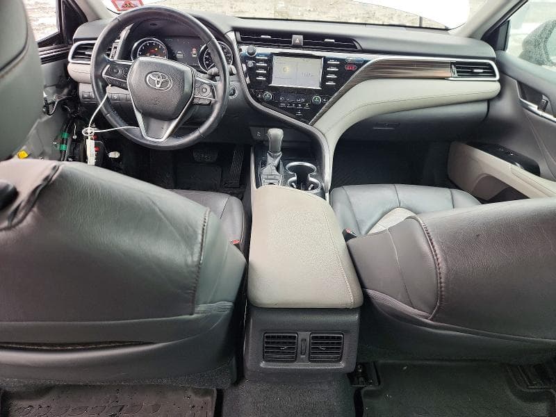 2018 TOYOTA CAMRY L L 8