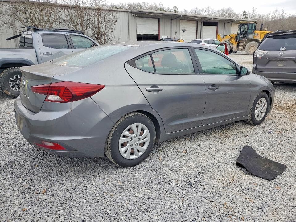 2019 HYUNDAI ELANTRA SE SE 3