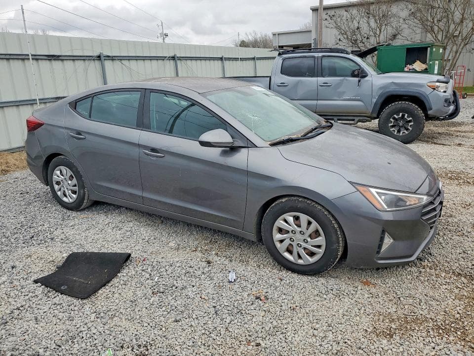 2019 HYUNDAI ELANTRA SE SE 4