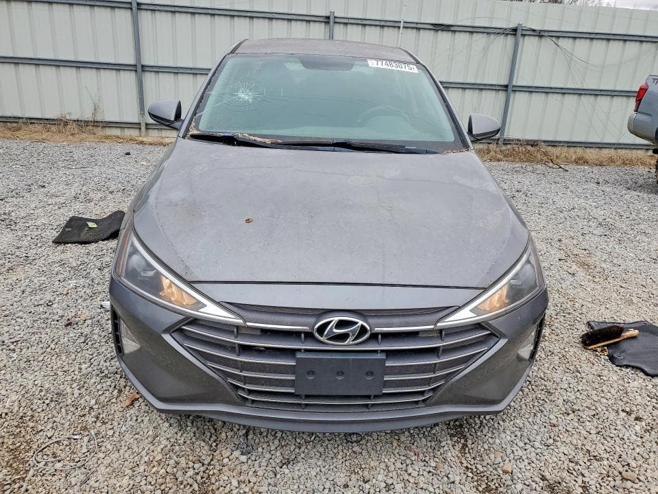 2019 HYUNDAI ELANTRA SE SE 5