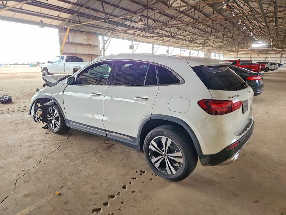 2025 MERCEDES-BENZ GLA 250 2