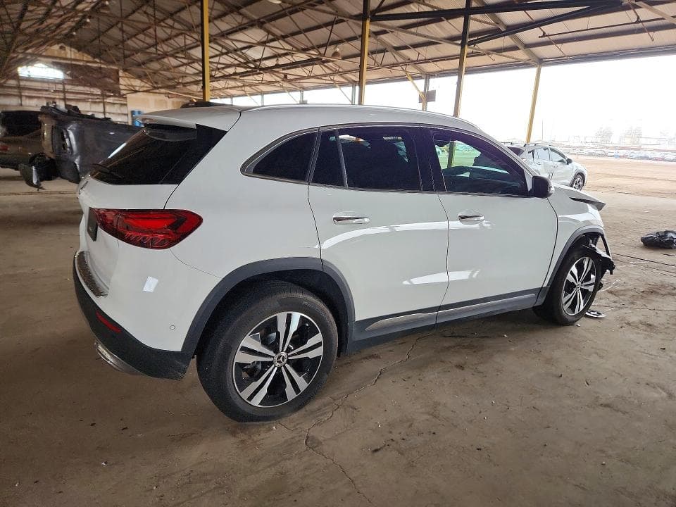 2025 MERCEDES-BENZ GLA 250 3