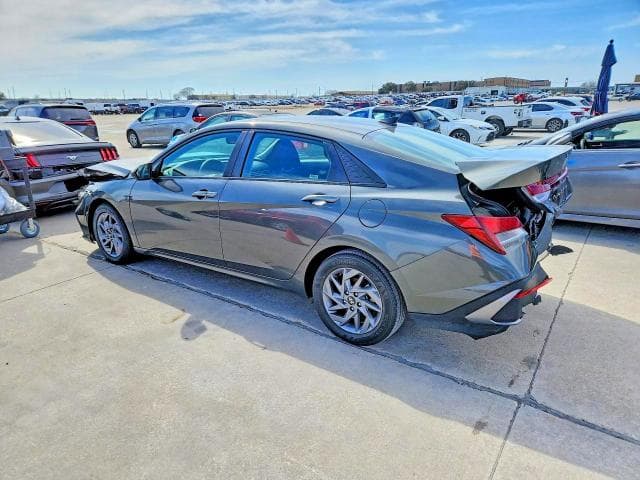 2024 HYUNDAI ELANTRA 2