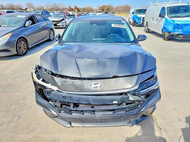 2024 HYUNDAI ELANTRA 5