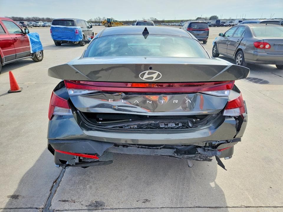 2024 HYUNDAI ELANTRA 6