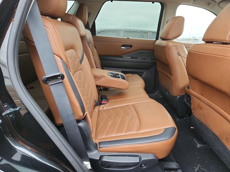 2025 NISSAN PATHFINDER PLATINUM 11