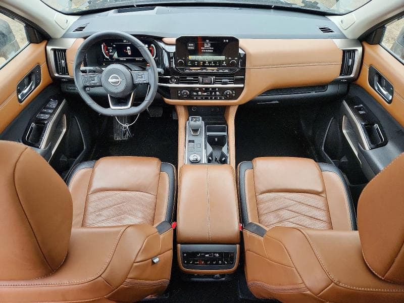 2025 NISSAN PATHFINDER PLATINUM 8