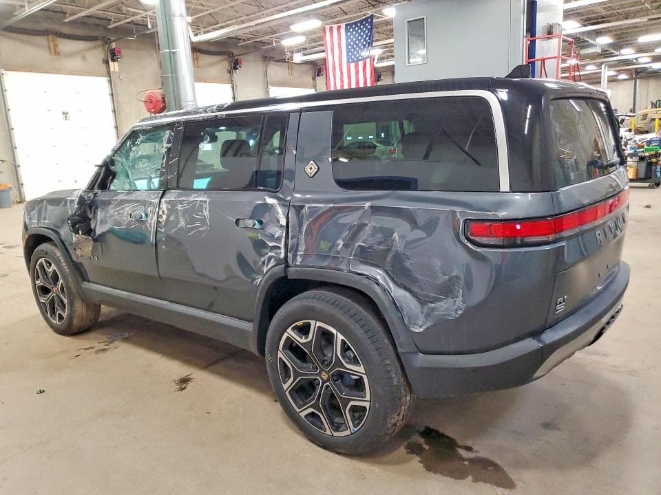 2025 RIVIAN R1S ADVENTURE 2