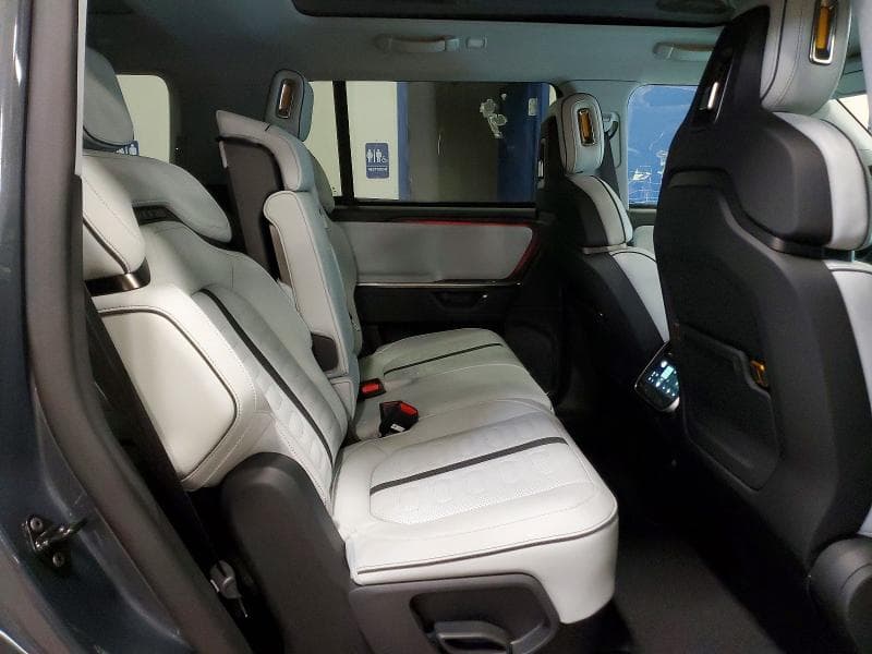 2025 RIVIAN R1S ADVENTURE 11