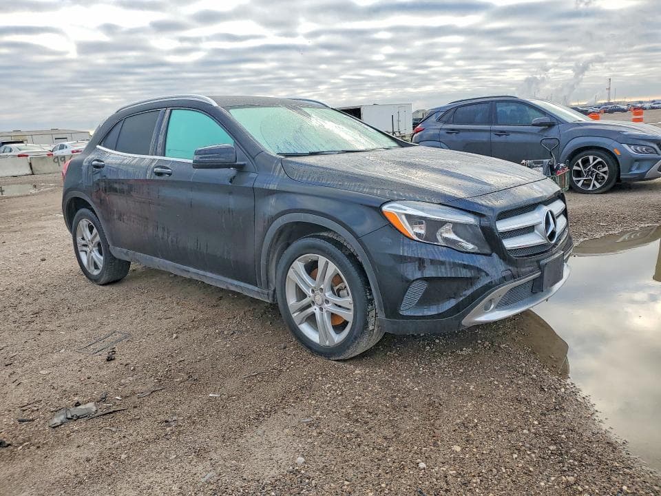 2017 MERCEDES-BENZ GLA 250 250 4