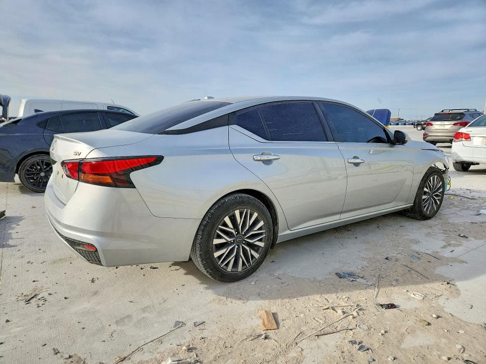 2023 NISSAN ALTIMA SV 3