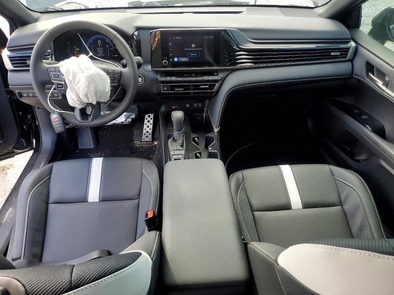 2026 TOYOTA CAMRY SE 8
