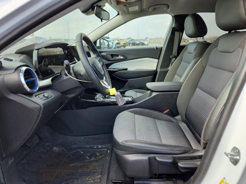 2025 CHEVROLET TRAX 1LT 7