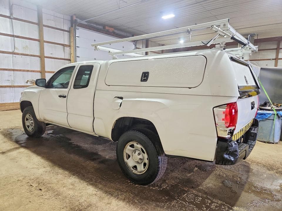 2017 TOYOTA TACOMA 2
