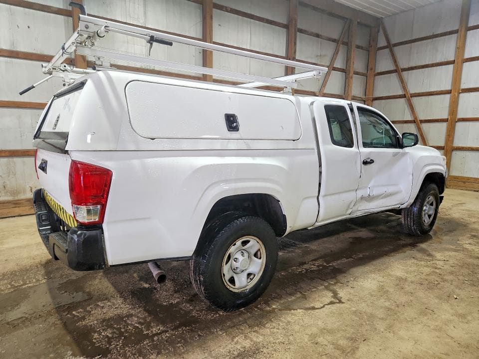 2017 TOYOTA TACOMA 3