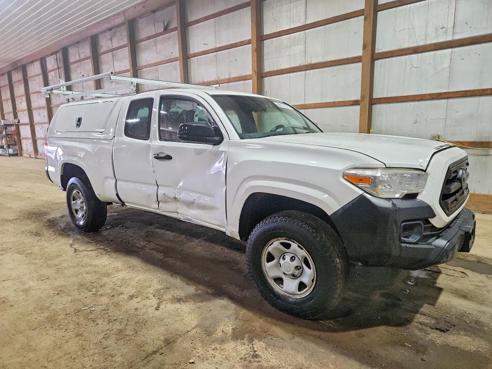 2017 TOYOTA TACOMA 4
