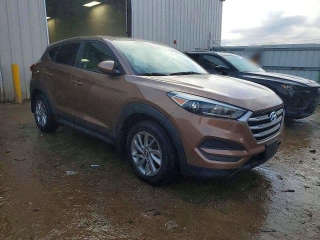 2017 HYUNDAI TUCSON SE 4