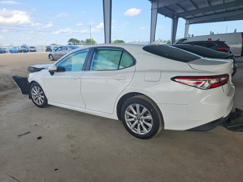 2020 TOYOTA CAMRY LE 2