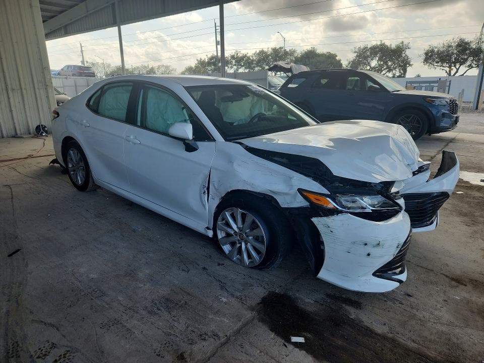 2020 TOYOTA CAMRY LE 4