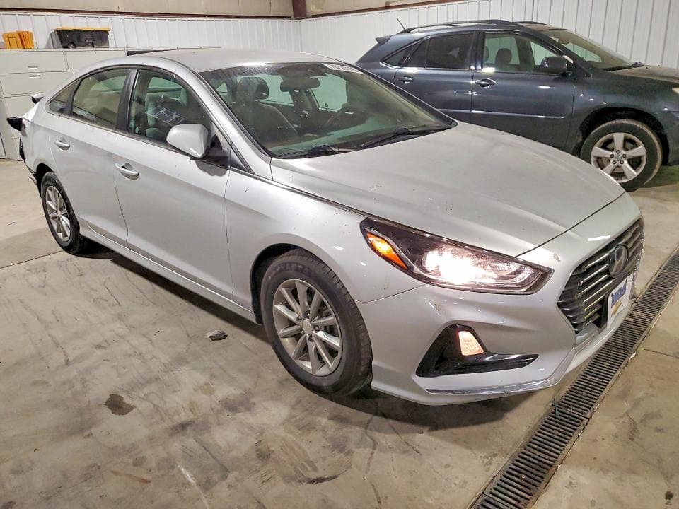 2019 HYUNDAI SONATA SE 4