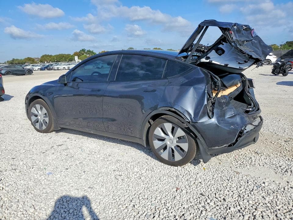 2024 TESLA MODEL Y 2