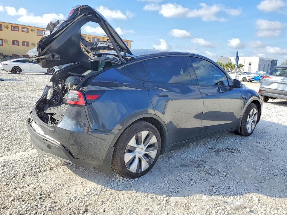 2024 TESLA MODEL Y 3