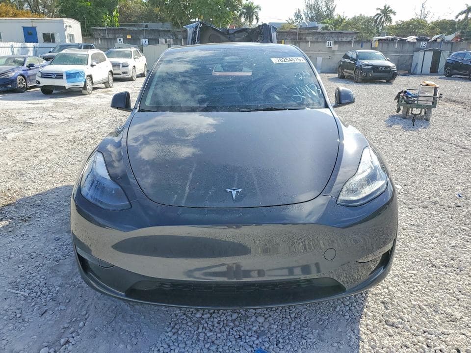 2024 TESLA MODEL Y 5