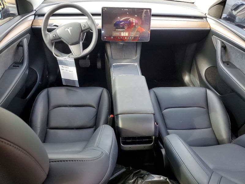 2024 TESLA MODEL Y 8