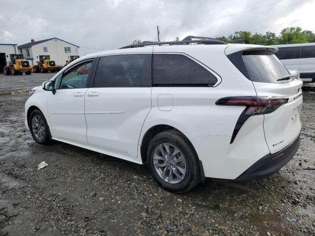 2025 TOYOTA SIENNA LE LE 3