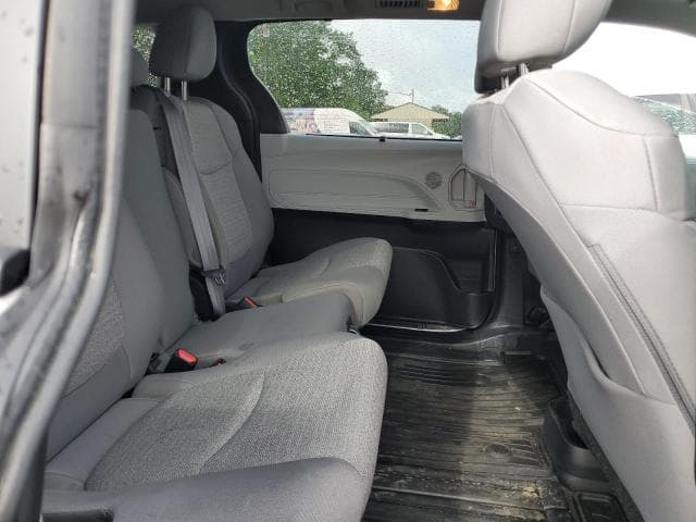 2025 TOYOTA SIENNA LE LE 12