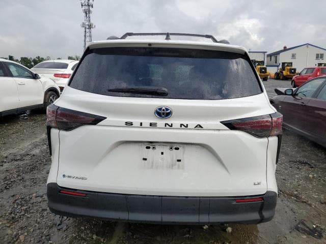 2025 TOYOTA SIENNA LE LE 7