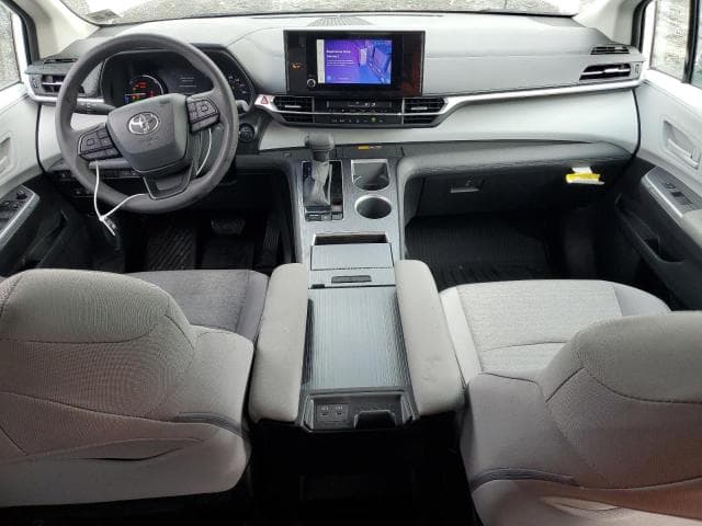 2025 TOYOTA SIENNA LE LE 9