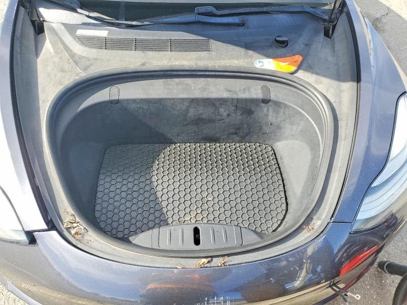 2018 TESLA MODEL 3 11