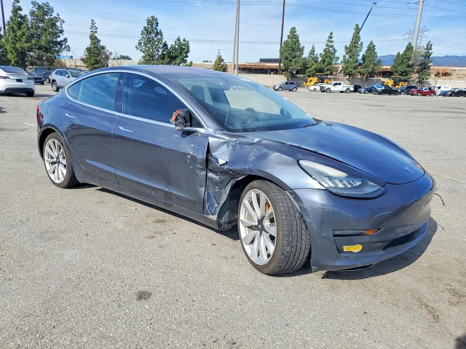 2018 TESLA MODEL 3 4