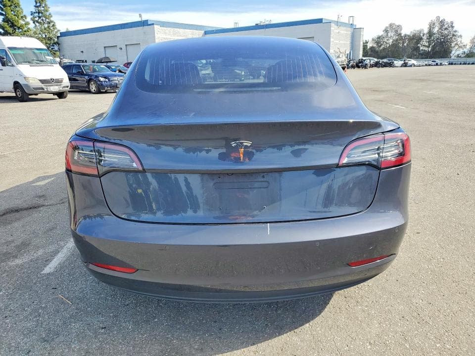 2018 TESLA MODEL 3 6