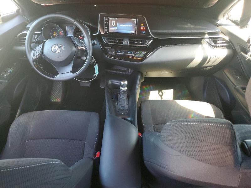 2018 TOYOTA C-HR XLE 8