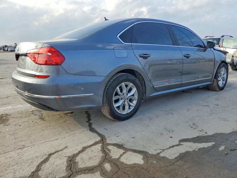 2016 VOLKSWAGEN PASSAT S 3