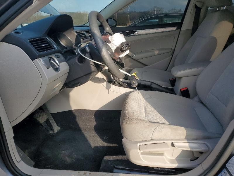2016 VOLKSWAGEN PASSAT S 7