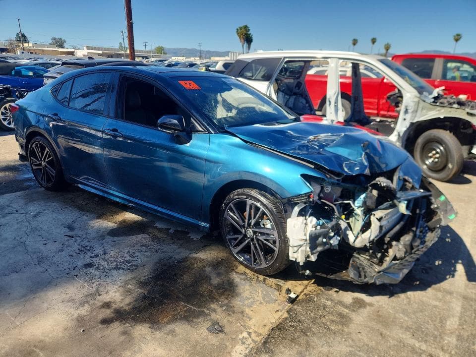 2025 TOYOTA CAMRY XSE 4