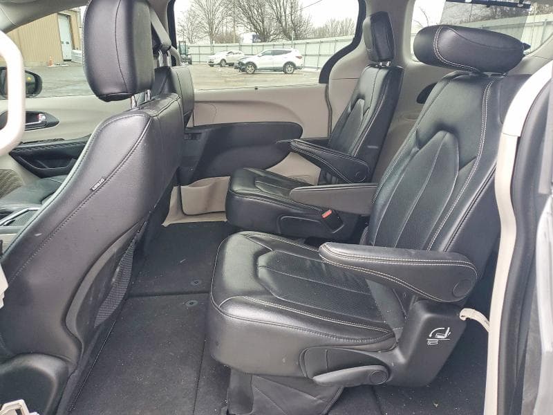 2022 CHRYSLER PACIFICA TOURING L 11