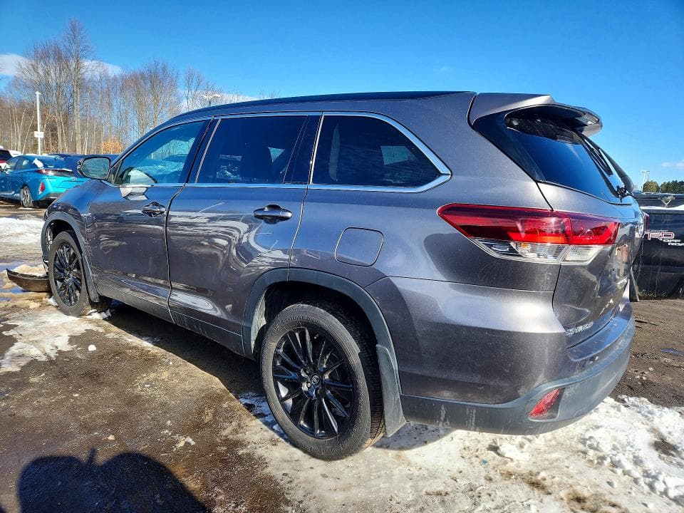 2019 TOYOTA HIGHLANDER SE 2