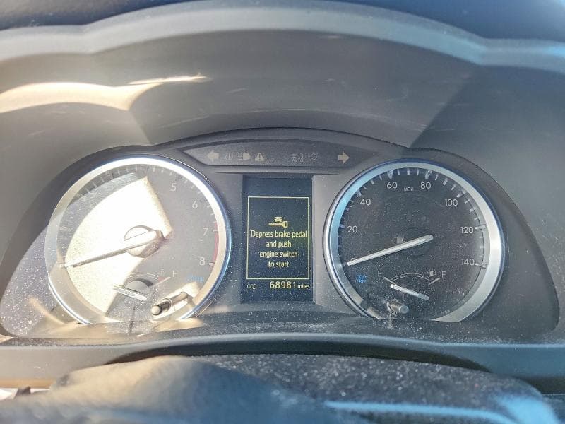 2019 TOYOTA HIGHLANDER SE 9