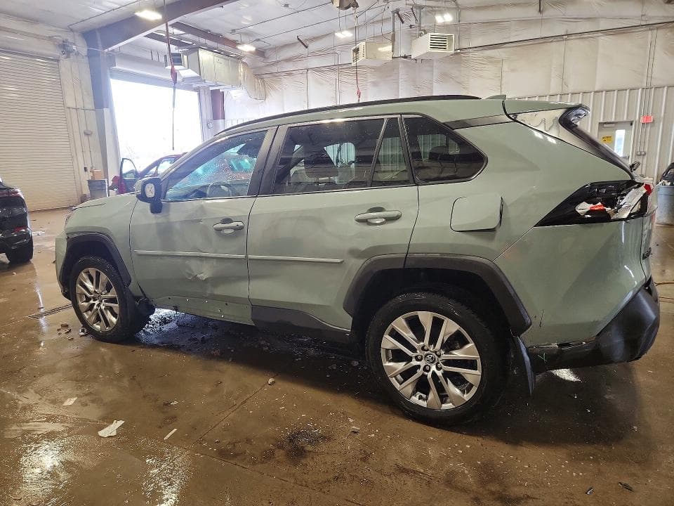 2020 TOYOTA RAV4 XLE PREMIUM 2
