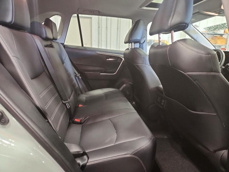 2020 TOYOTA RAV4 XLE PREMIUM 11