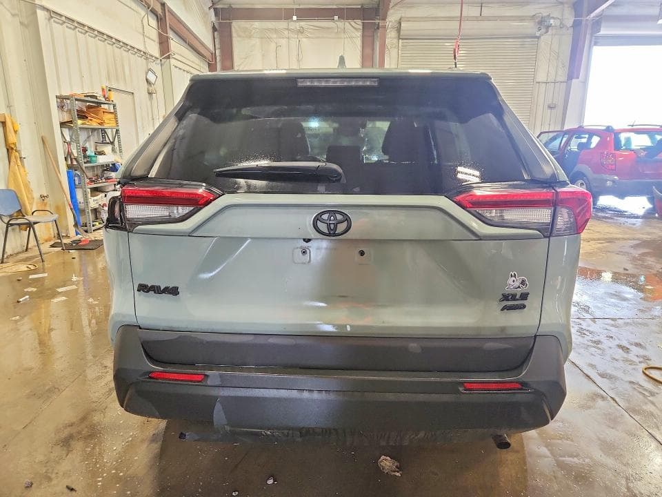 2020 TOYOTA RAV4 XLE PREMIUM 6